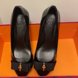 Tory Burch Trudy black pump size 5